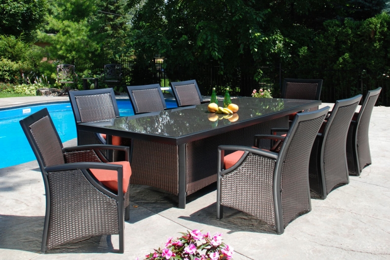 Roma Dining Collection